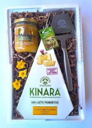 Zestaw prezentowy "Ser dojrzewający, miód i nóż płatkowania do sera"