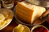 Parmezan 285g (sezonowany 12-15 m-cy)